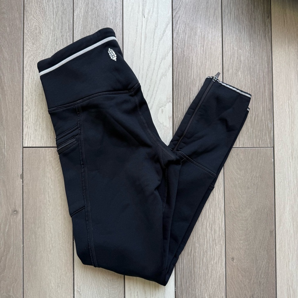 Free People Black Seam-Detail warmer